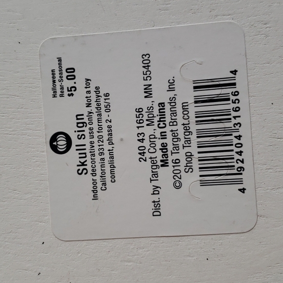 Halloween Skull Sign and Feather Boa - Picture 3 of 5